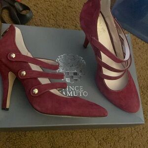 Vince Camuto Mary Jane three straps burgundy suede heels 7.5 Medium with box